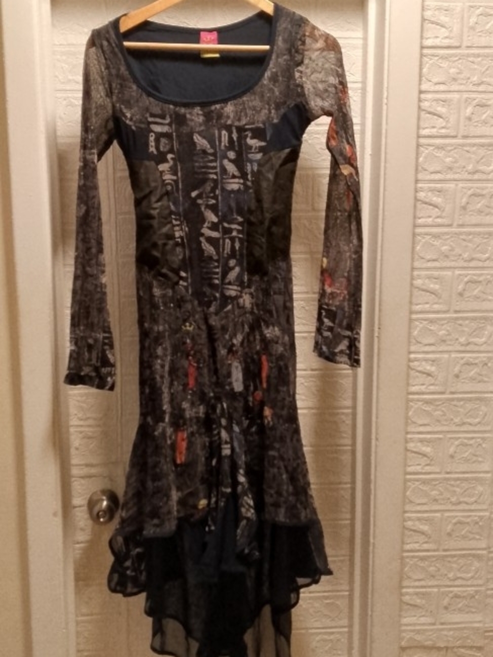 Long Sleeve Scoop Neck Gothic Print Women's Dress - Black/Grey